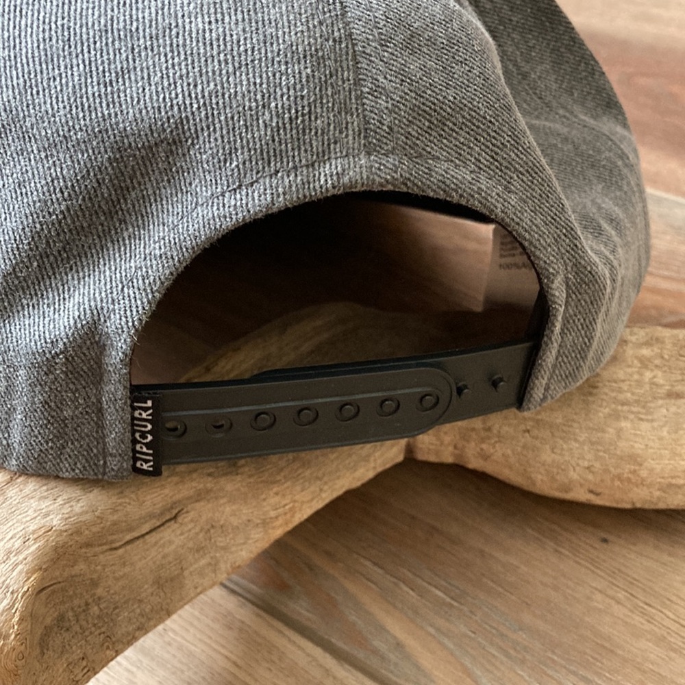 RIPCURL HAT - Picture 3 of 4